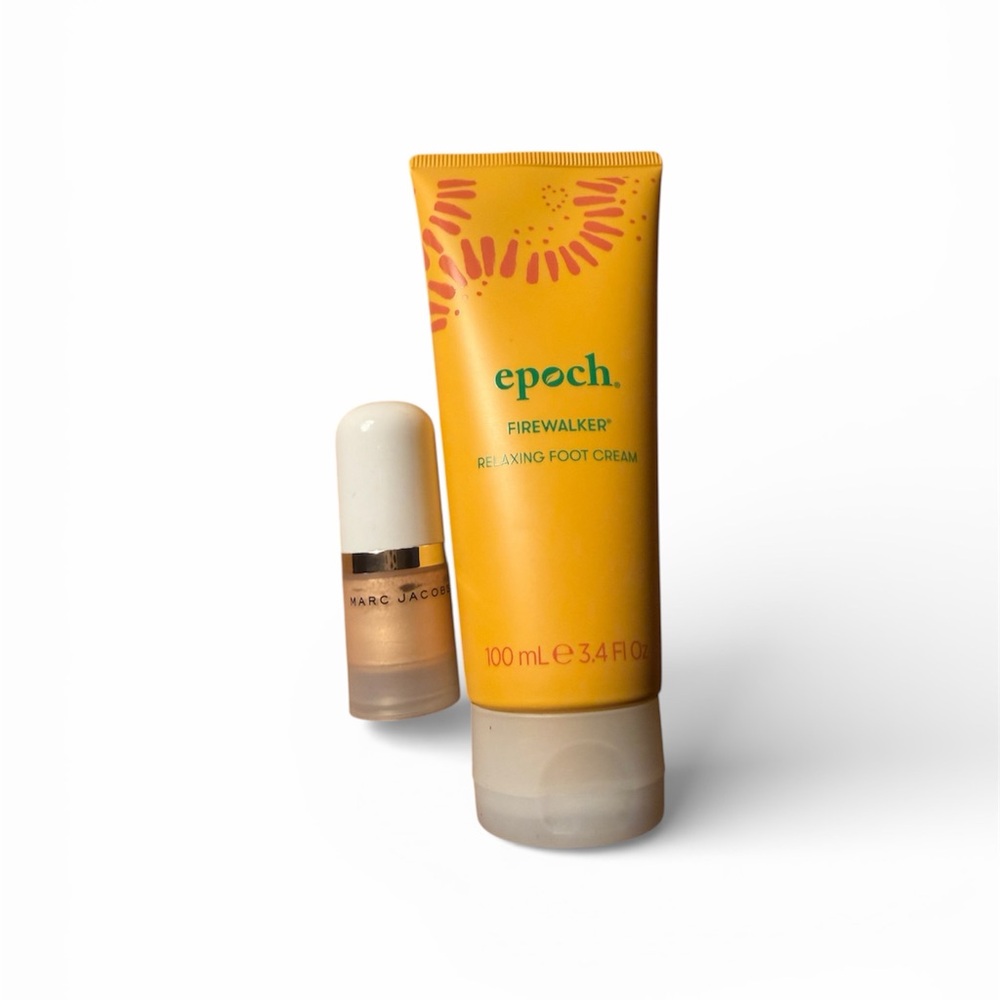 You are purchasing a beauty bag!